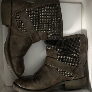 Steve Madden boots